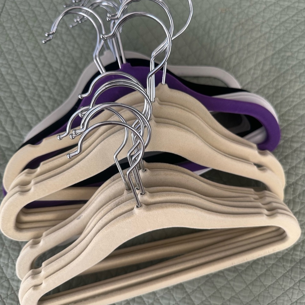 Kids velvet hangers Non-Slip Design